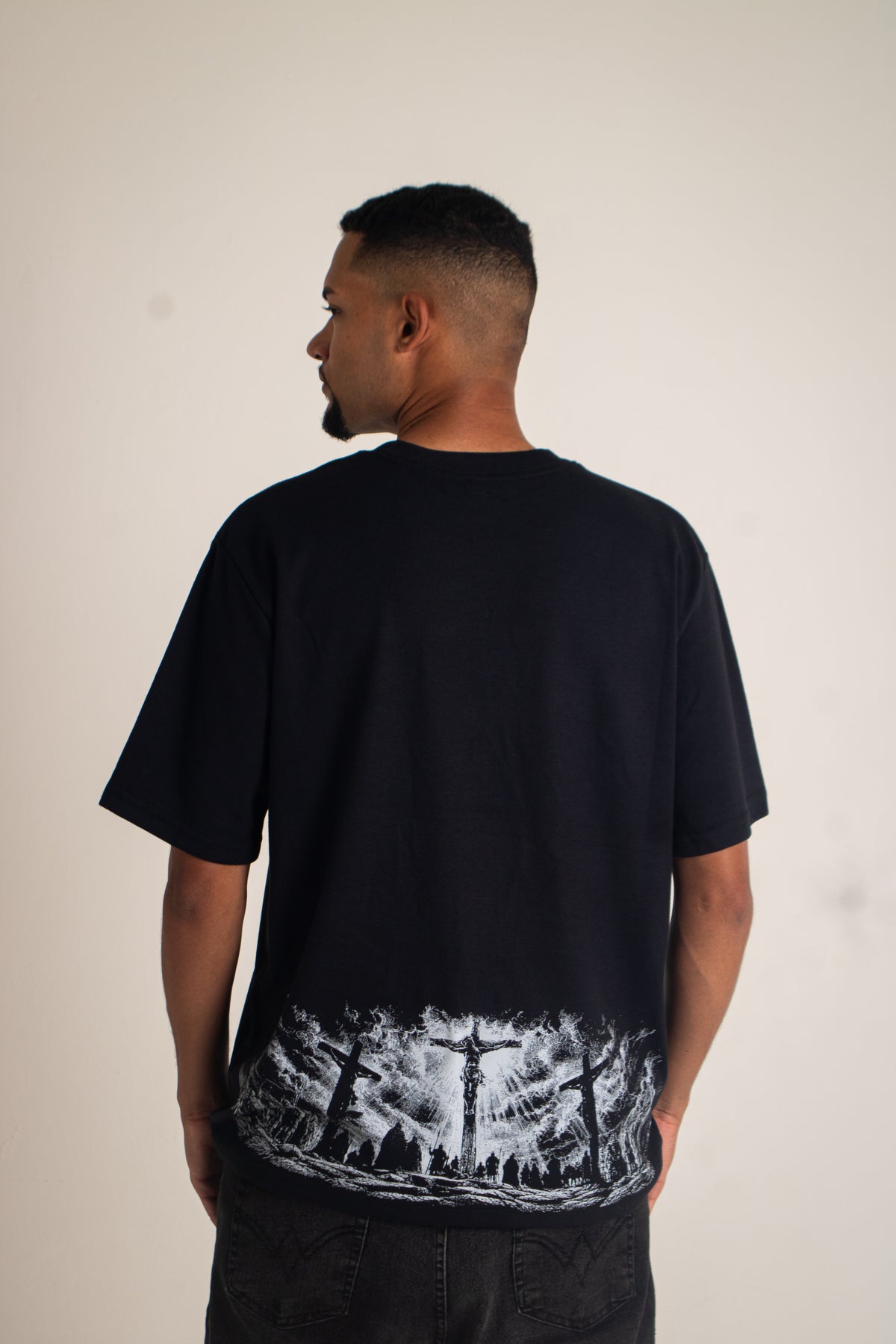 Camiseta Oversized GÓLGOTA (O Sacrifício) - João 19:17-18